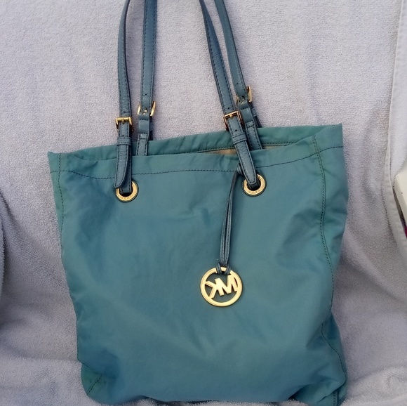Michael Kors Handbags - 👜 Michael Kors tote 👜